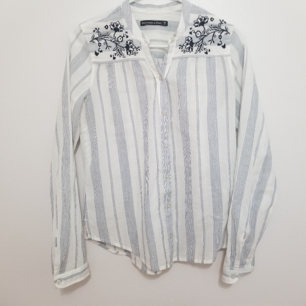 Long Sleeve with Embroidered Flowers